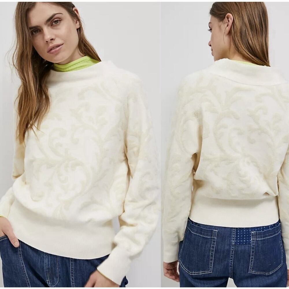 Anthropologie Women’s Nina Velvet Crew Neck Sweater Sz Medium Minimalist Cozy